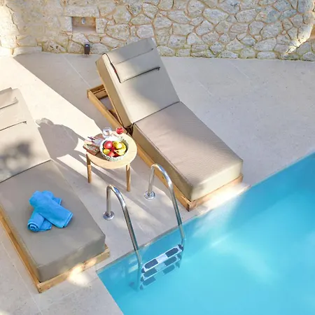 A Village Estate Willa Kouramádes